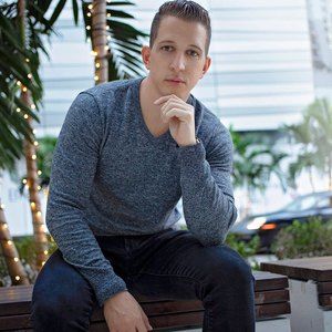 Meet your Posher, Eric